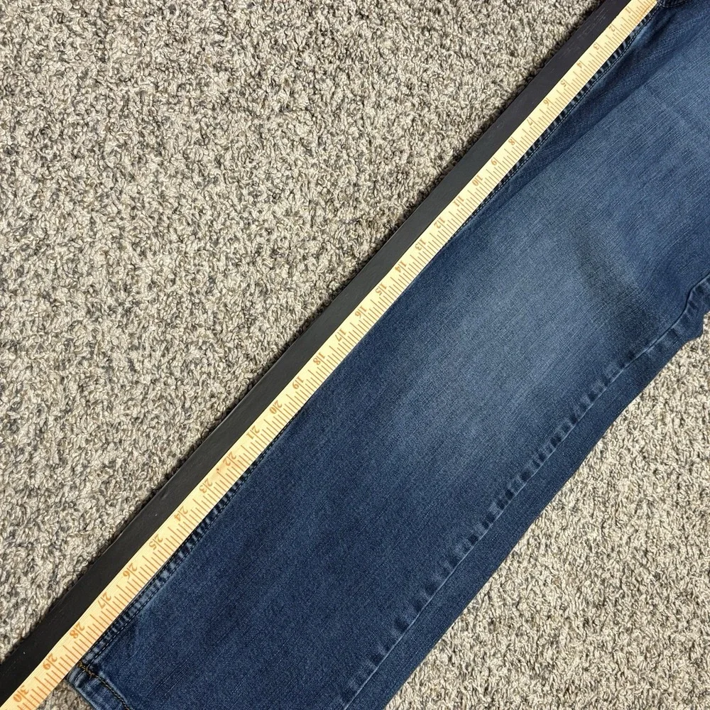 Wrangler Athletic Fit Straight Leg Jeans 40x29 Medium Wash Men's‎ Jeans